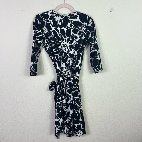 Diane Von Furtstenberg Julian Dahlia black white cotton/silk wrap dress sz 8 - Picture 8 of 10